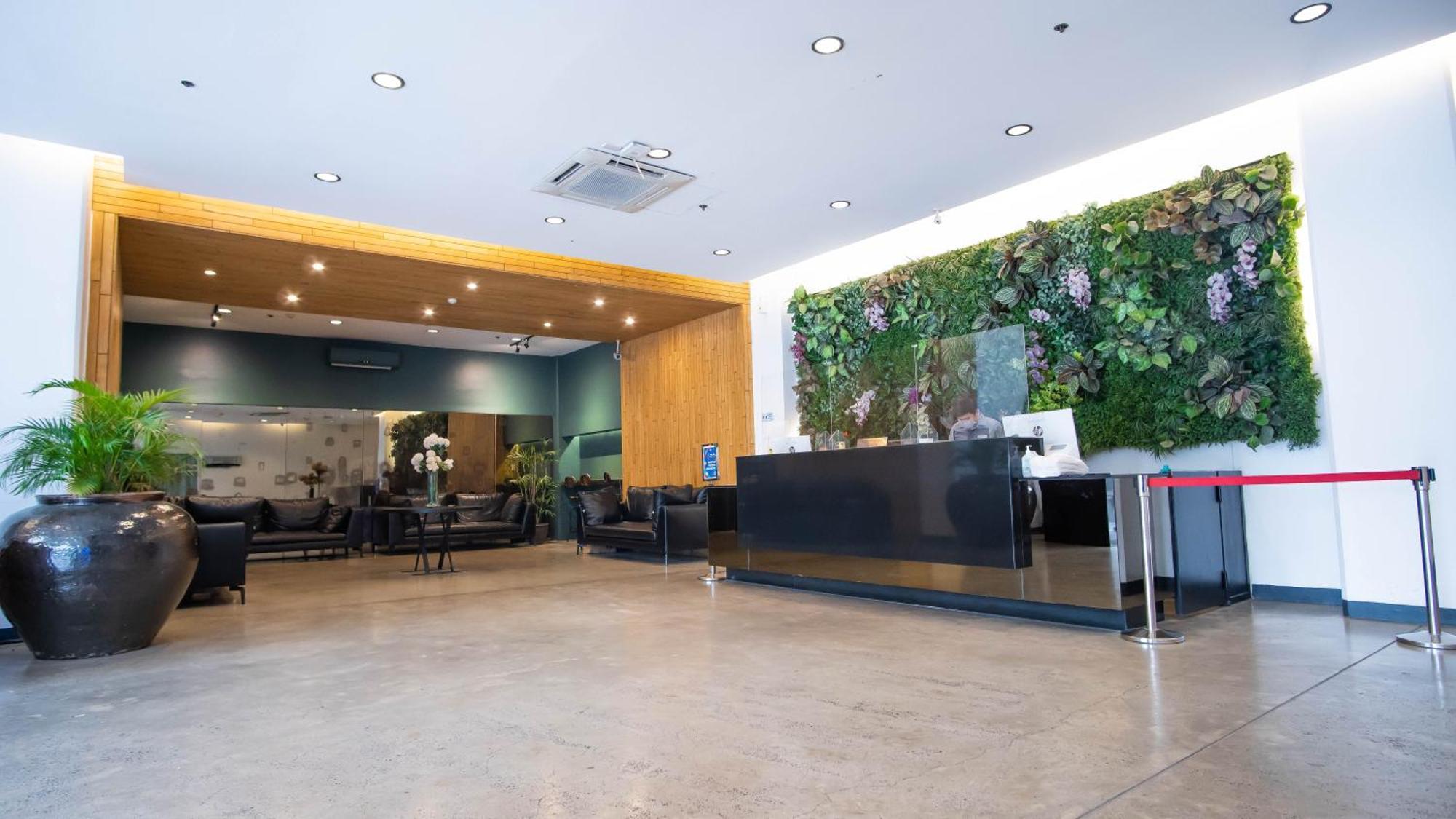 Green Sun Hotel Макати Экстерьер фото