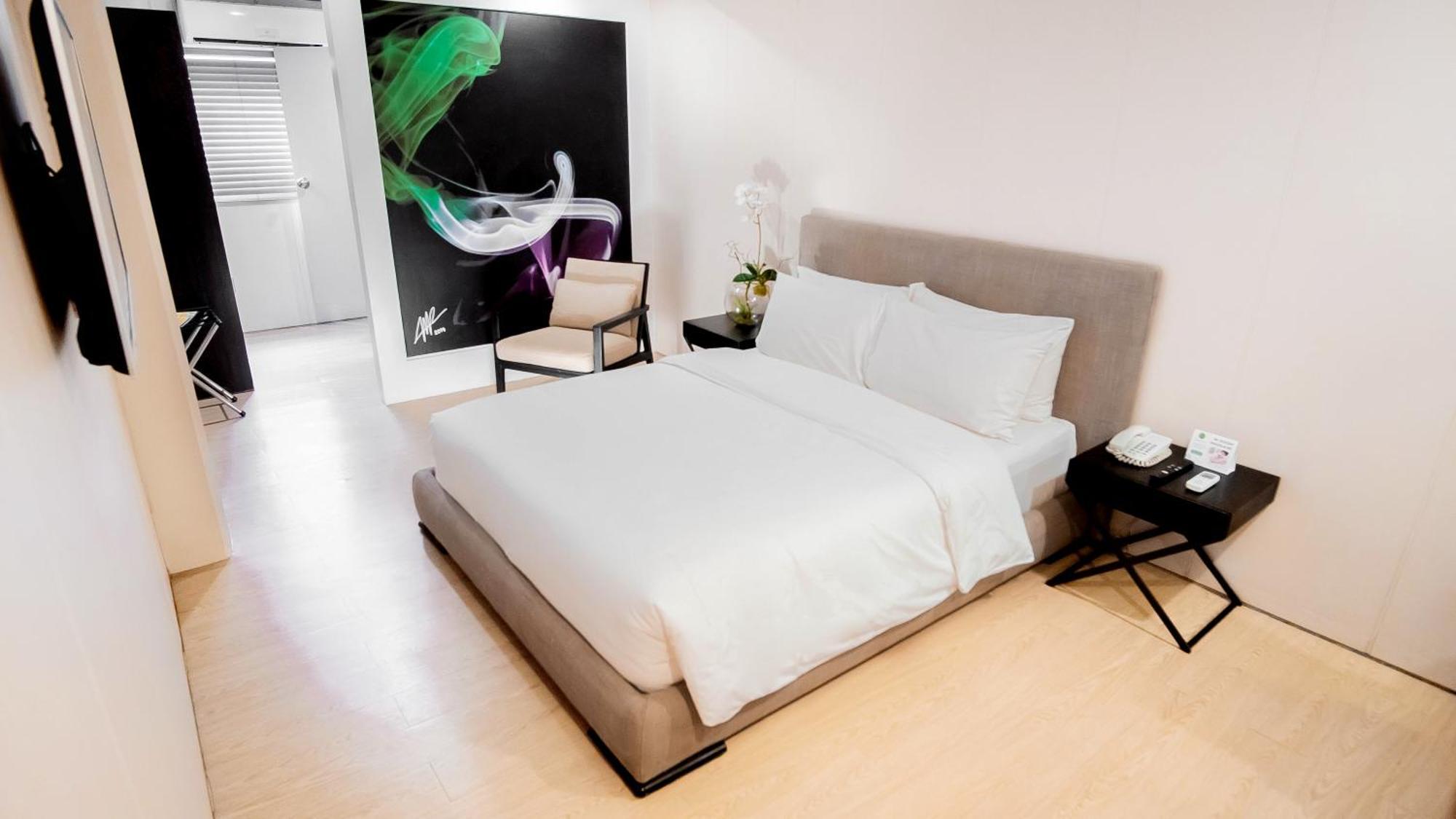 Green Sun Hotel Макати Экстерьер фото