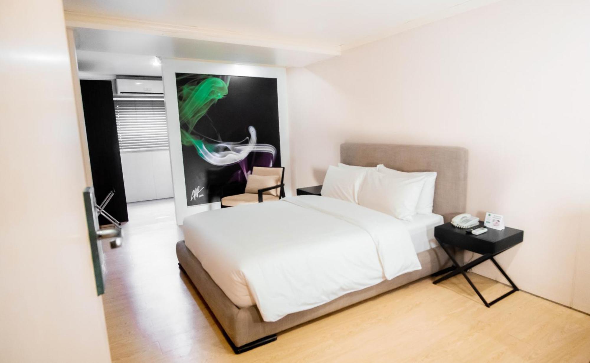 Green Sun Hotel Макати Экстерьер фото