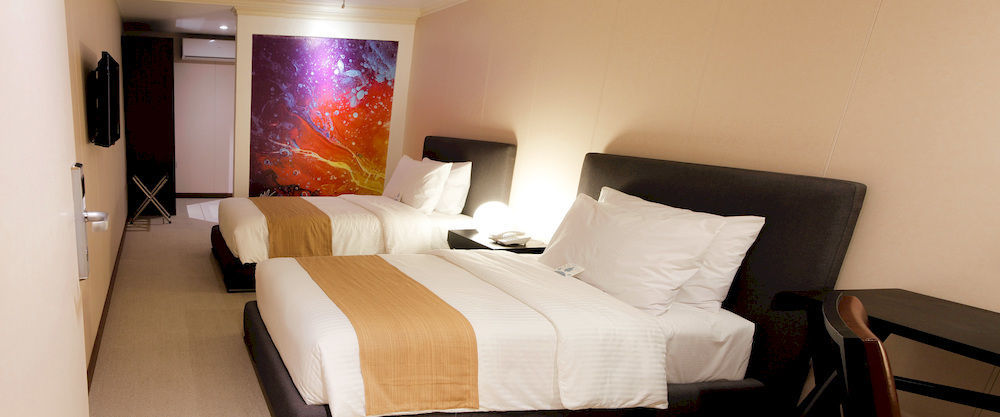 Green Sun Hotel Макати Экстерьер фото